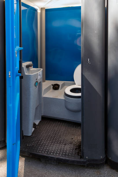 Best Porta potty delivery and setup  in Belen, NM